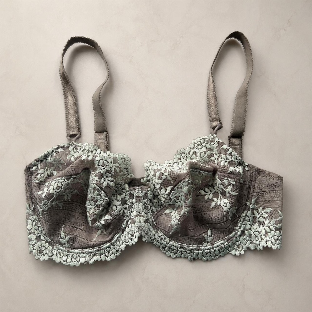 Wacoal lace underwire bra in a soft taupe